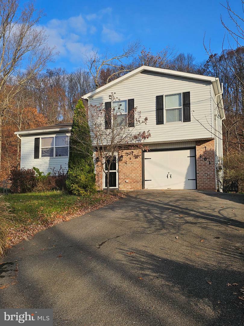 201 Ridgewood Drive  Millersburg PA 17061 photo