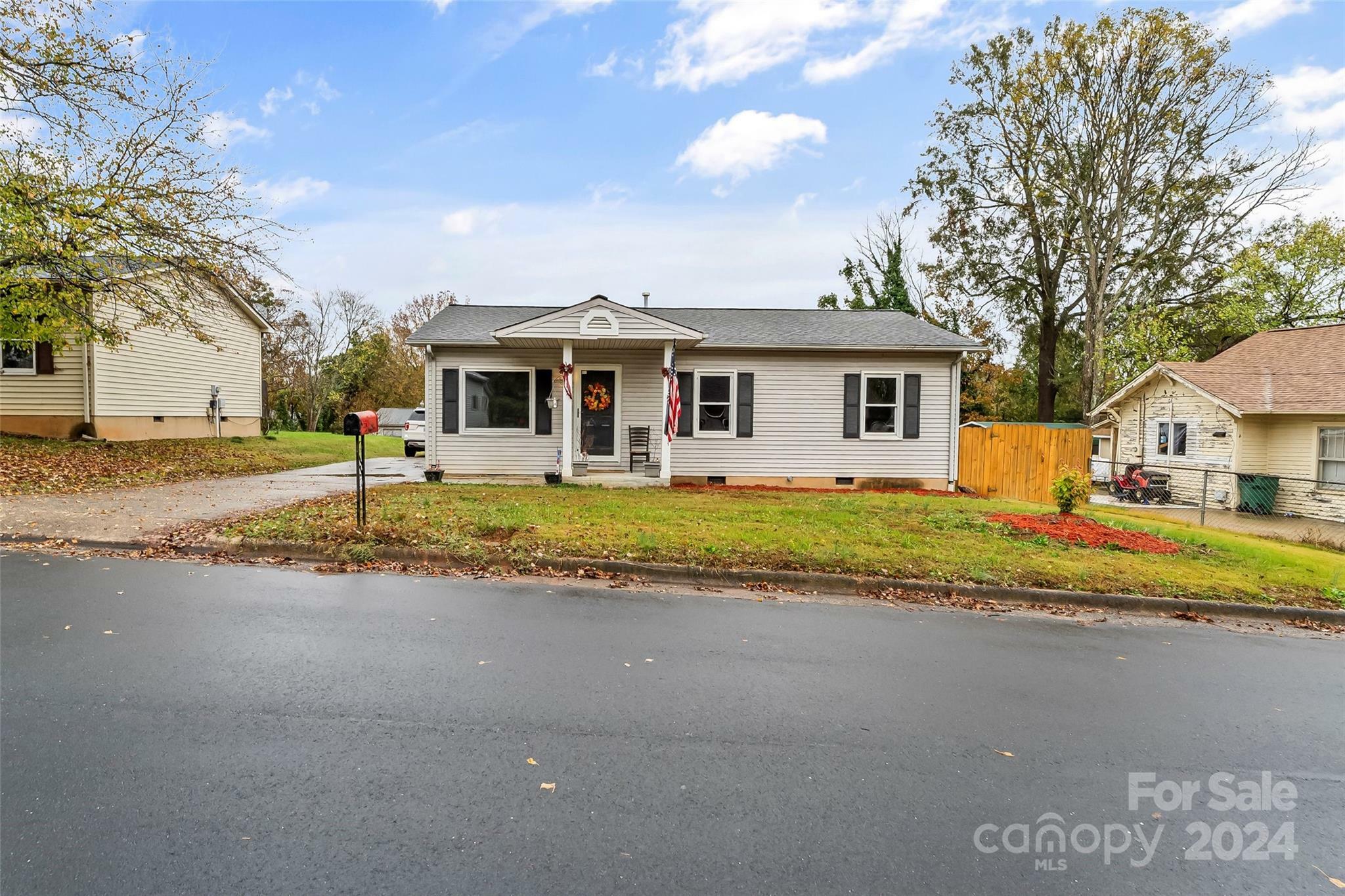 Property Photo:  317 S Cline Avenue  NC 28658 