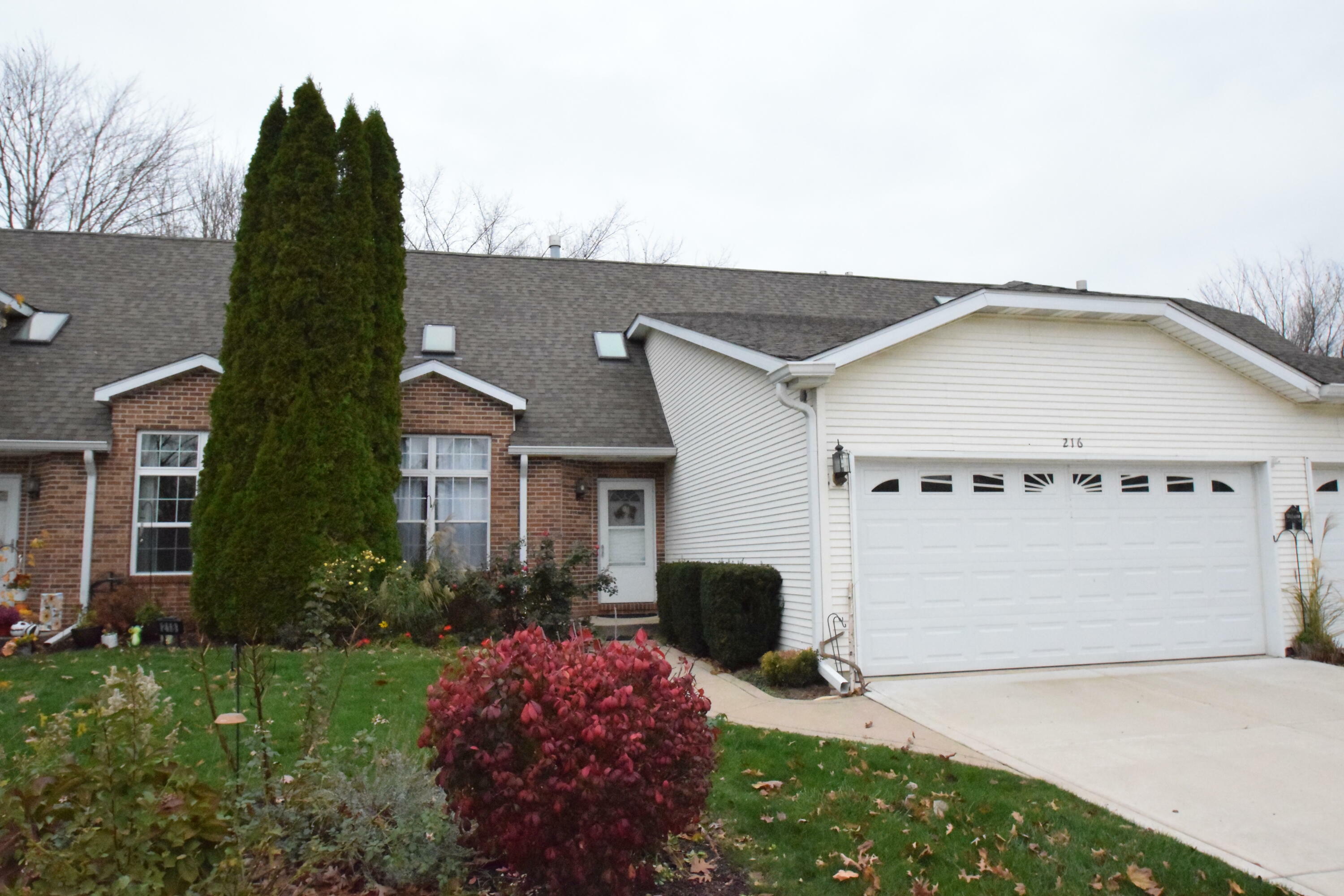 Property Photo:  216 Summertree Drive  IN 46304 