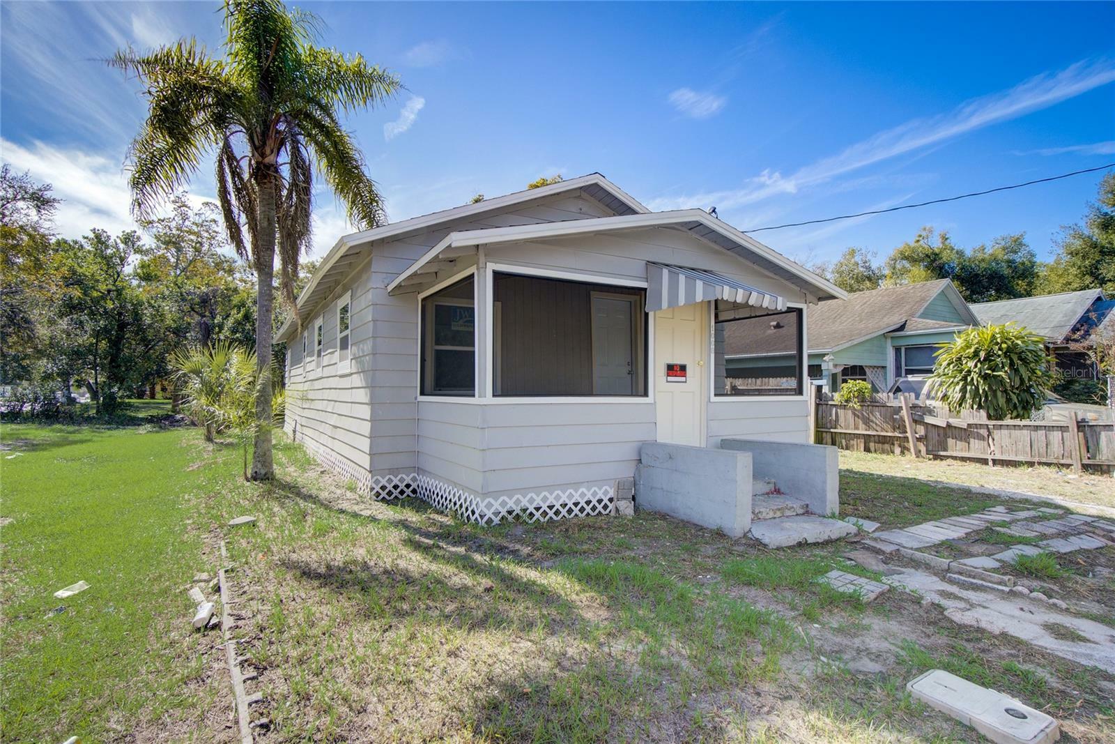 Property Photo:  1008 Colyer Street  FL 32805 