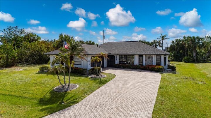 Property Photo: 18671 Arapahoe Circle FL 33948