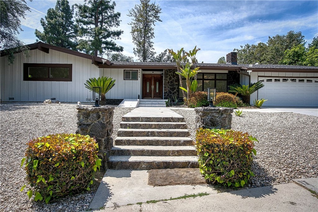 Property Photo:  4615 Arriba Drive  CA 91356 