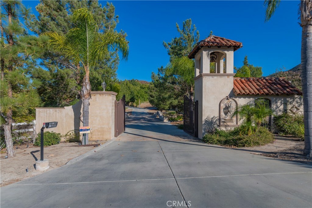 Property Photo:  45240 Los Caballos Road  CA 92592 