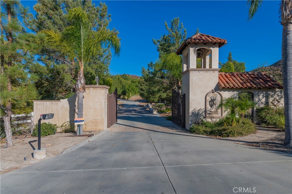 Property Photo:  45240 Los Caballos Road  CA 92592 