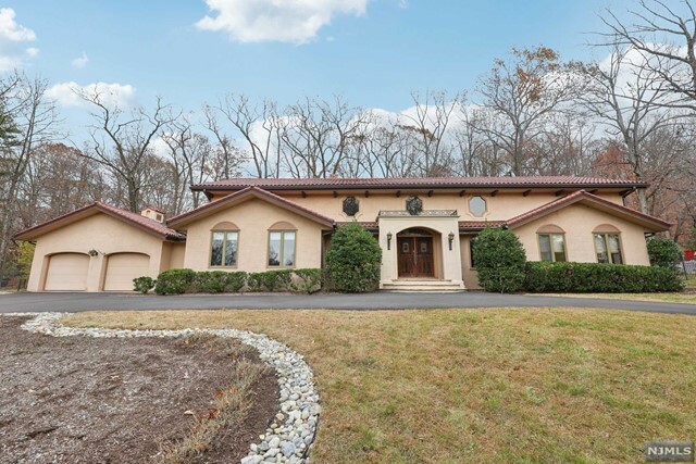 Property Photo:  24 Apache Road  NJ 07470 