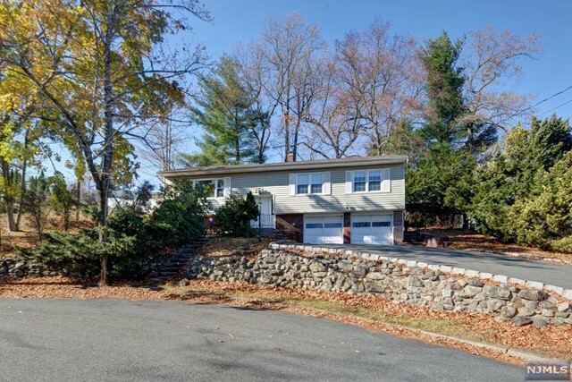 Property Photo:  21 Stony Hill Court  NJ 07405 