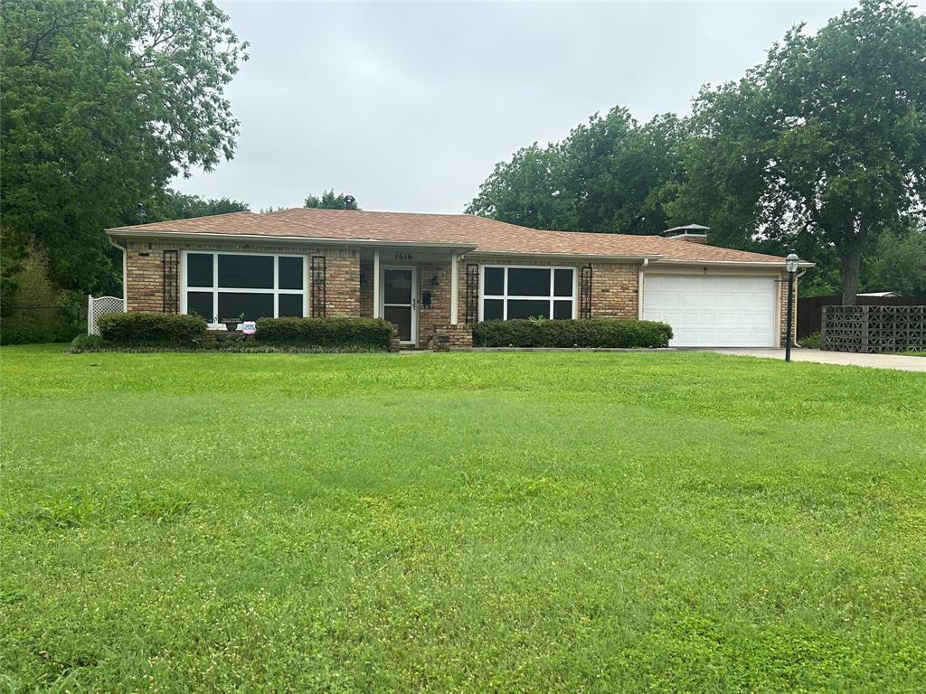 Property Photo: 1616 E Peyton Street TX 75090