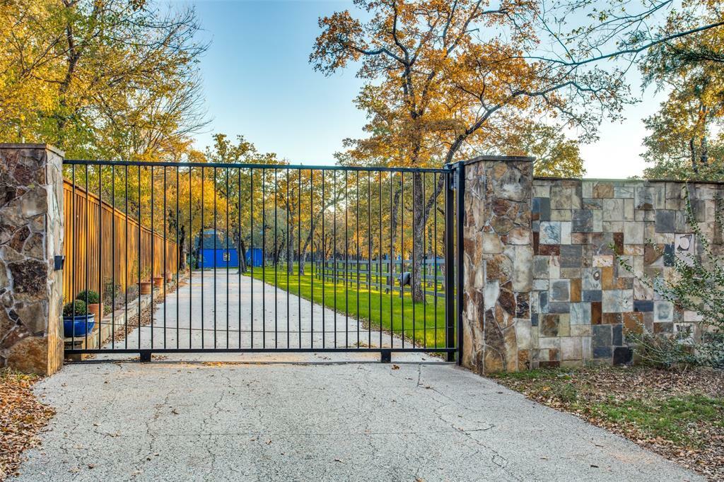 Property Photo: 1100 Simmons Road TX 75022
