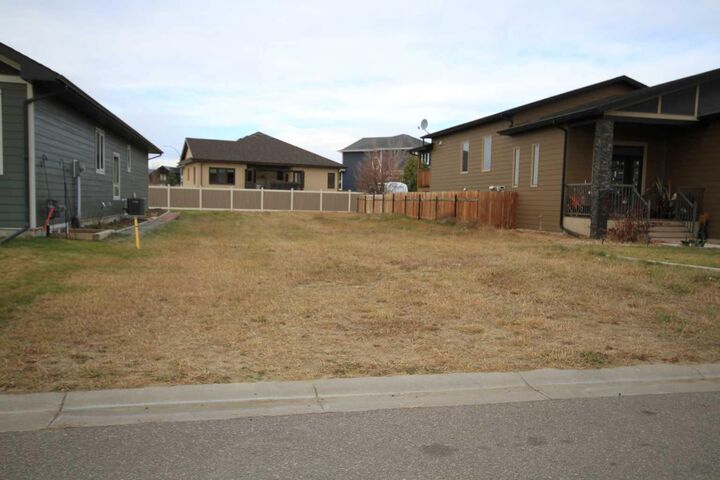 6 Prairie Lake Court  Taber AB T1G 1M4 photo