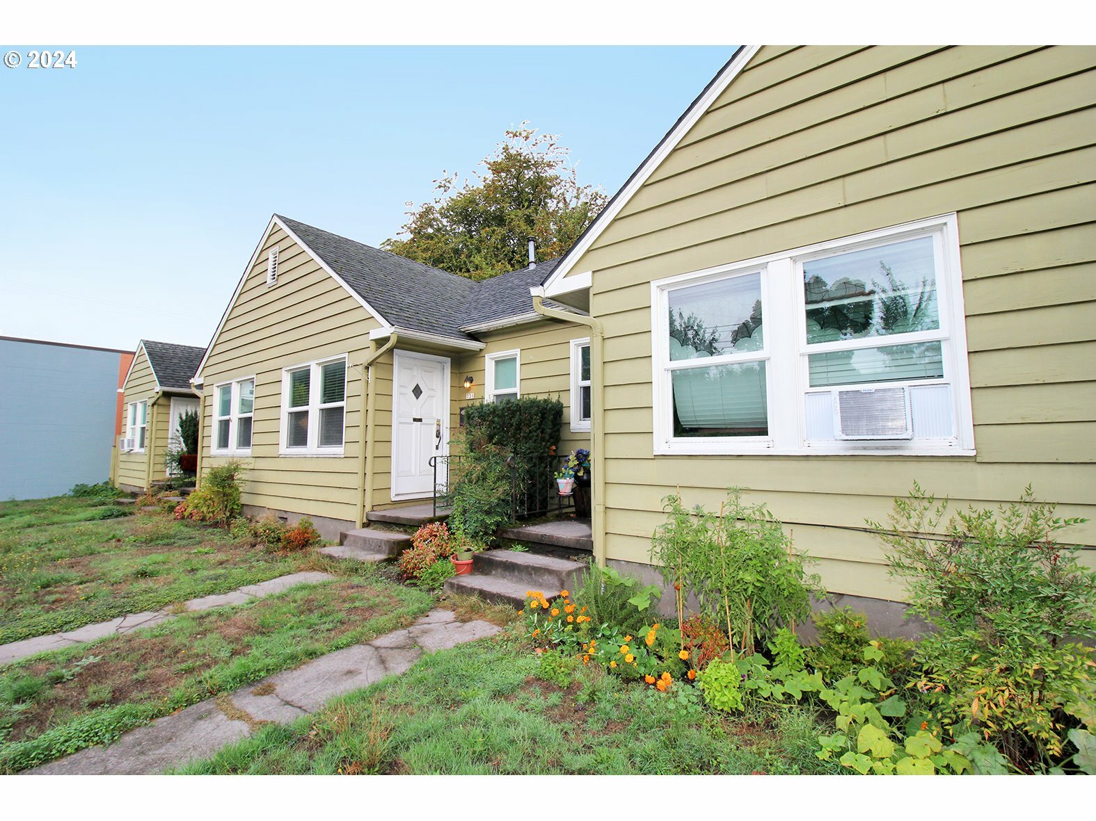 Property Photo: 1805 NE 8th Ave OR 97212