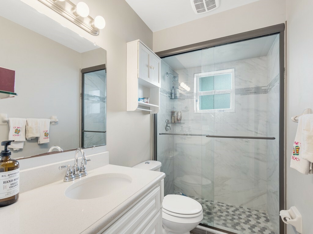 Property Photo:  742 SE Whitmore Drive  FL 34984 