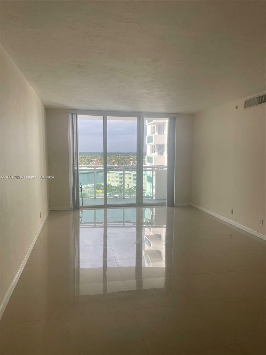 Property Photo:  3001 S Ocean Dr 933  FL 33019 