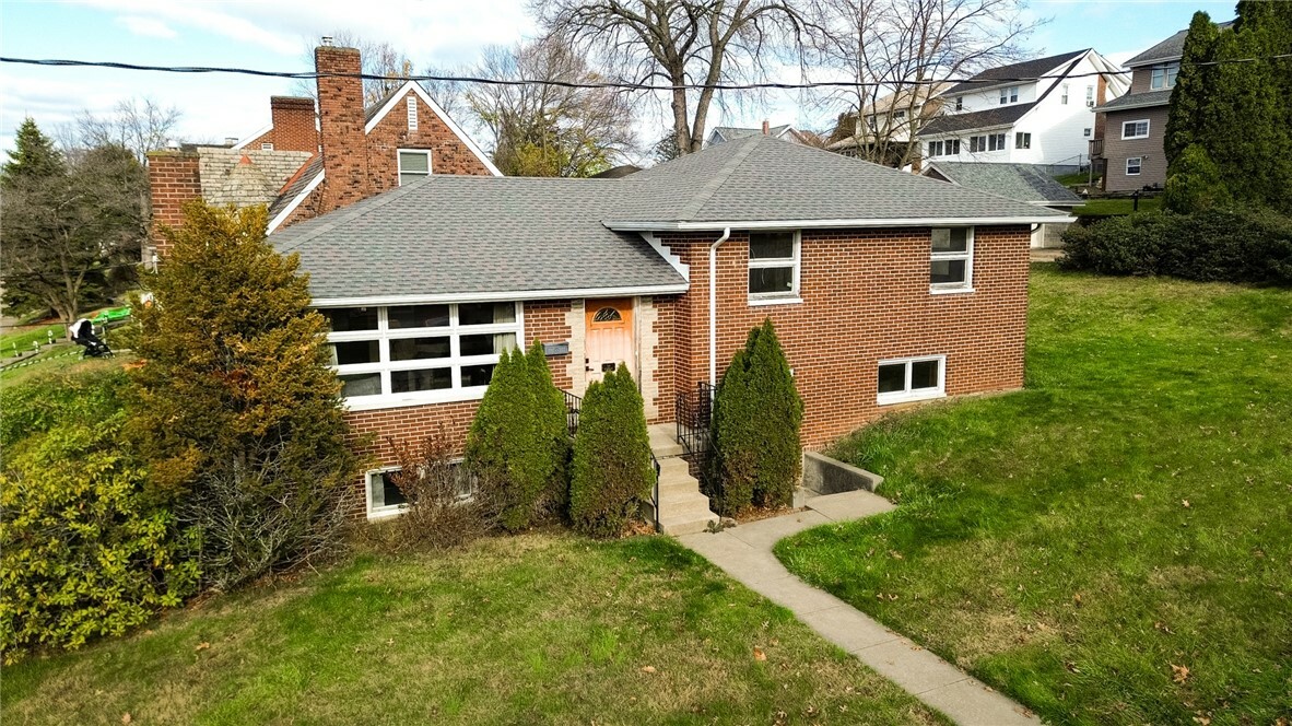 Property Photo:  500 Keystone Dr  PA 15068 