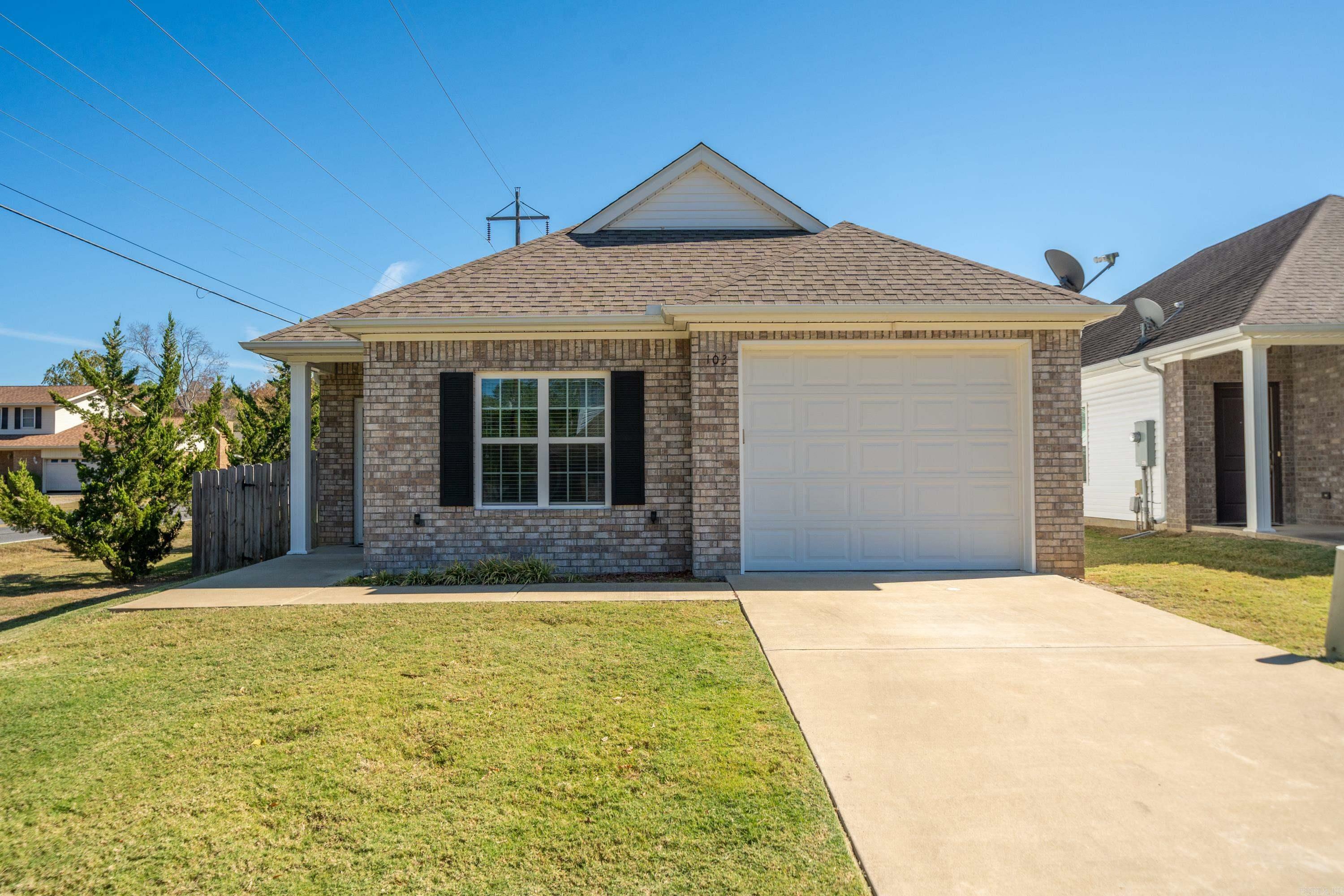 Property Photo:  103 Sunflower Street  AR 71901 