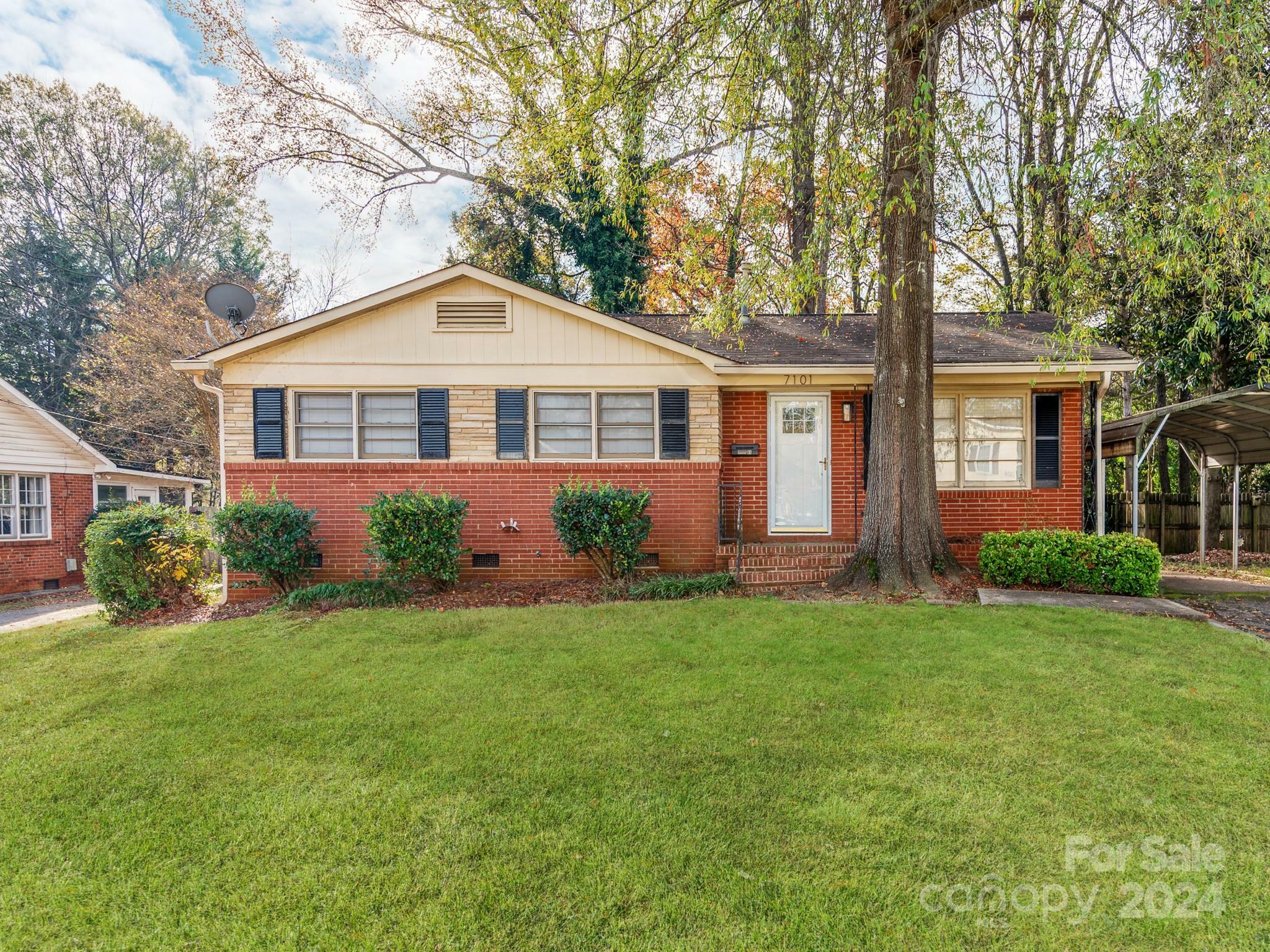 7101 Ridgebrook Drive  Charlotte NC 28210 photo