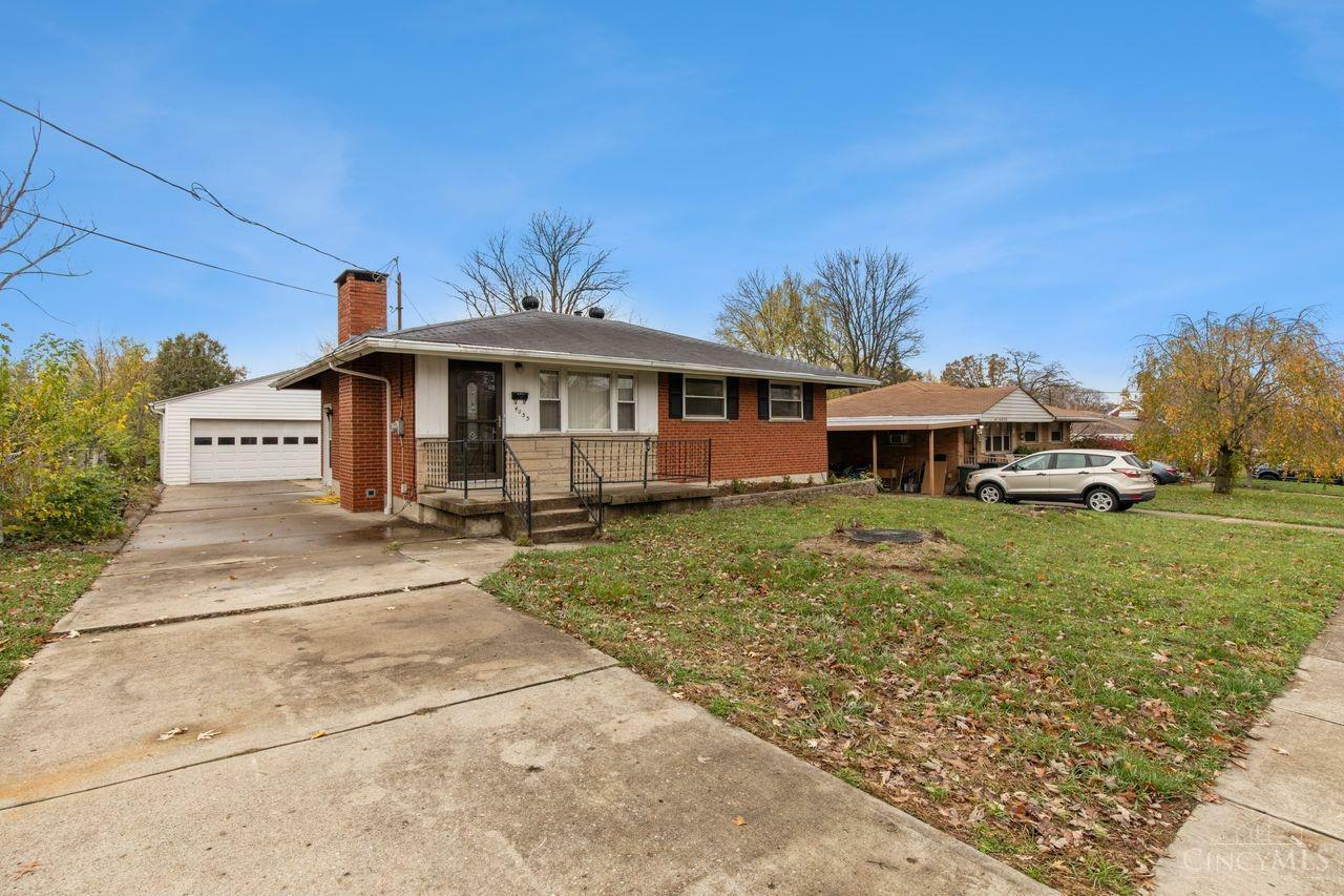 Property Photo:  4033 Beavercreek Circle  OH 45241 