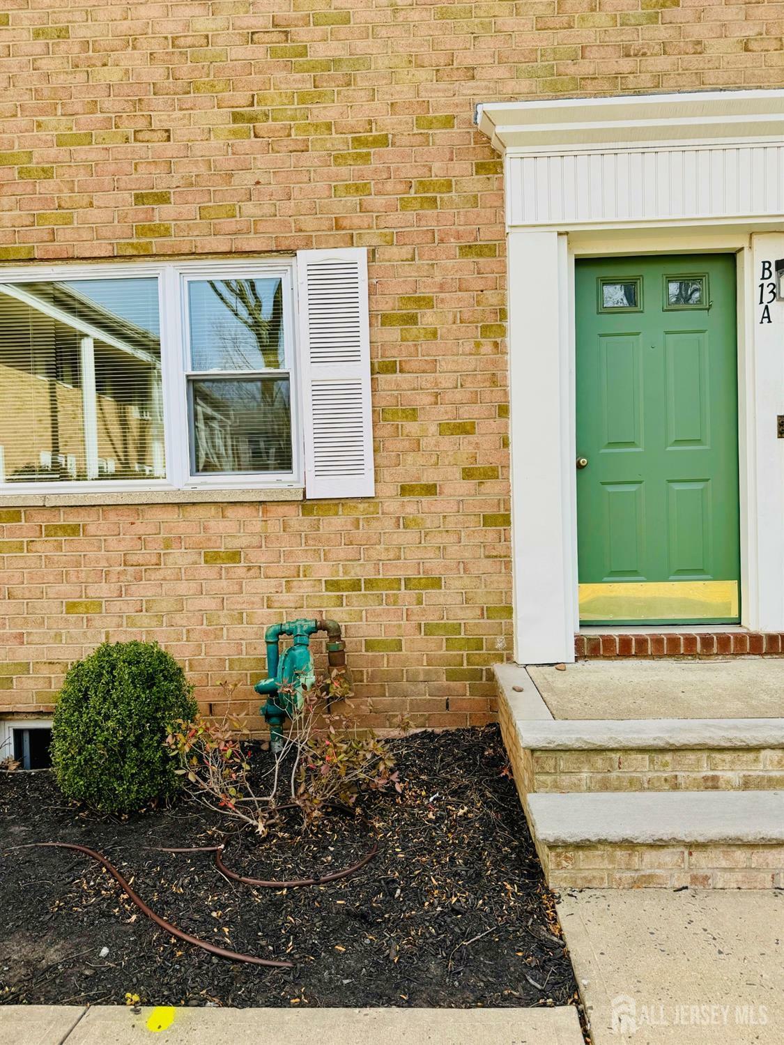 Property Photo:  160 Evergreen Road 13A  NJ 08837 