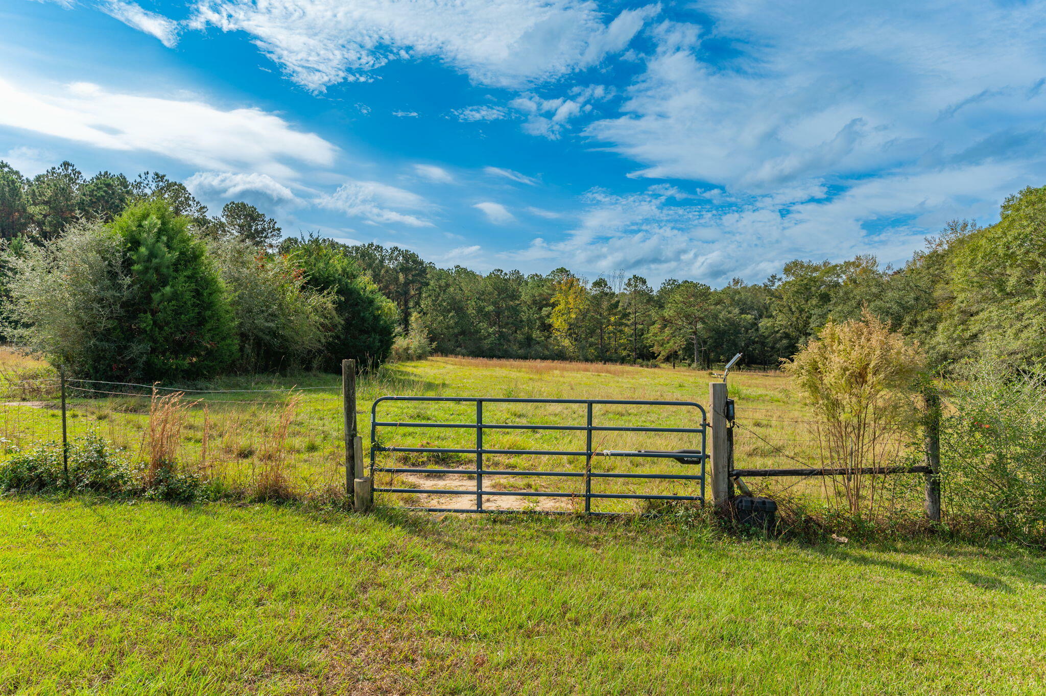 Property Photo:  525 Windy Hill Road  FL 32567 