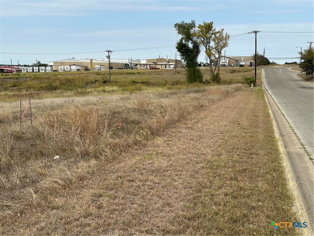 Property Photo: 5310,5404, 5200 E Veterans Memorial Boulevard TX 76543