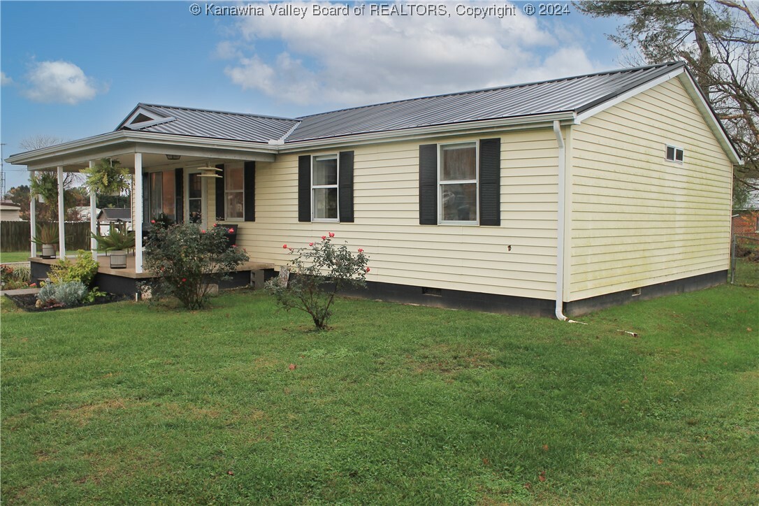 Property Photo:  76 Helen Street  WV 25537 