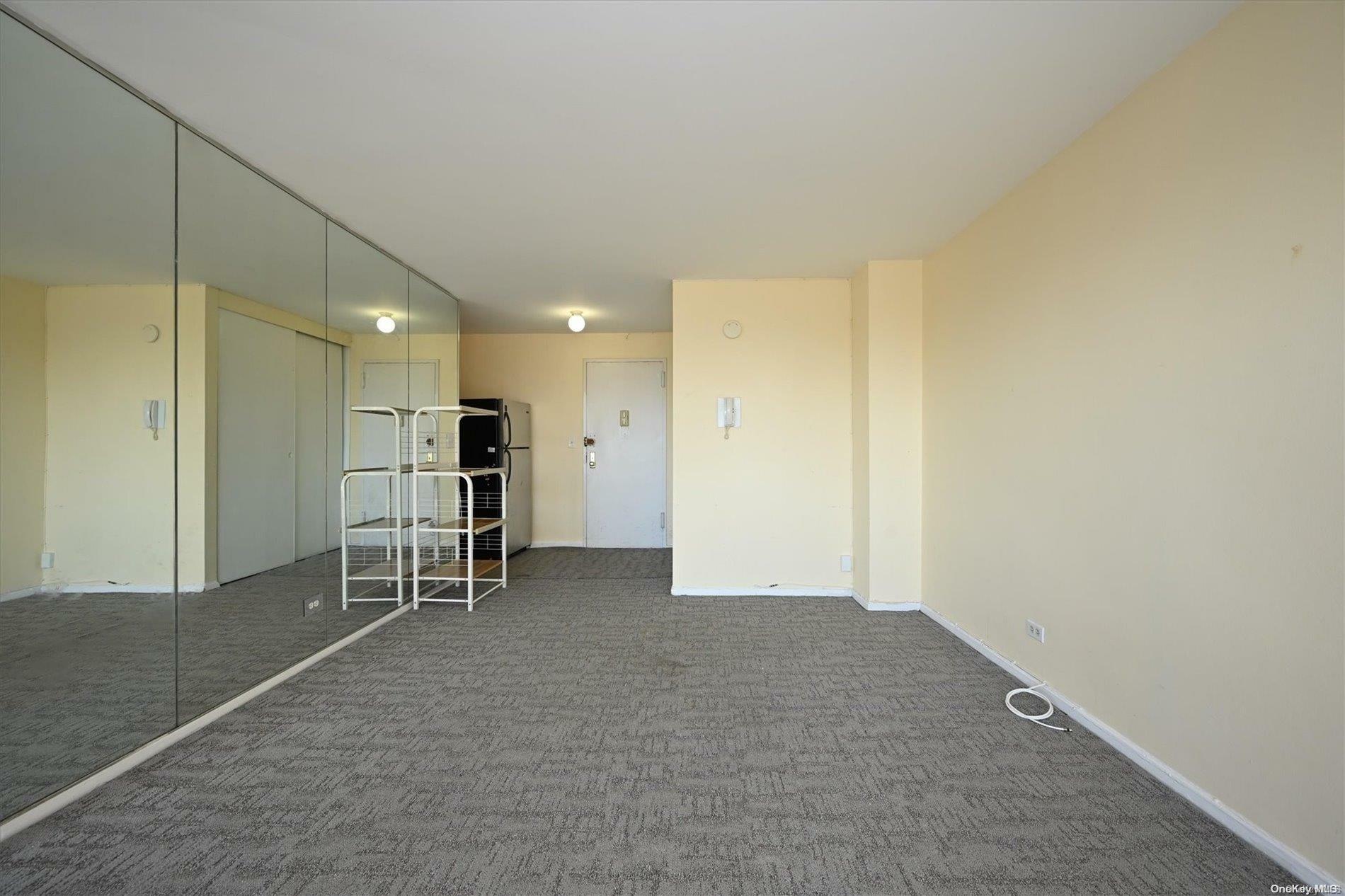 Property Photo:  164-20 Highland Avenue 6A  NY 11432 