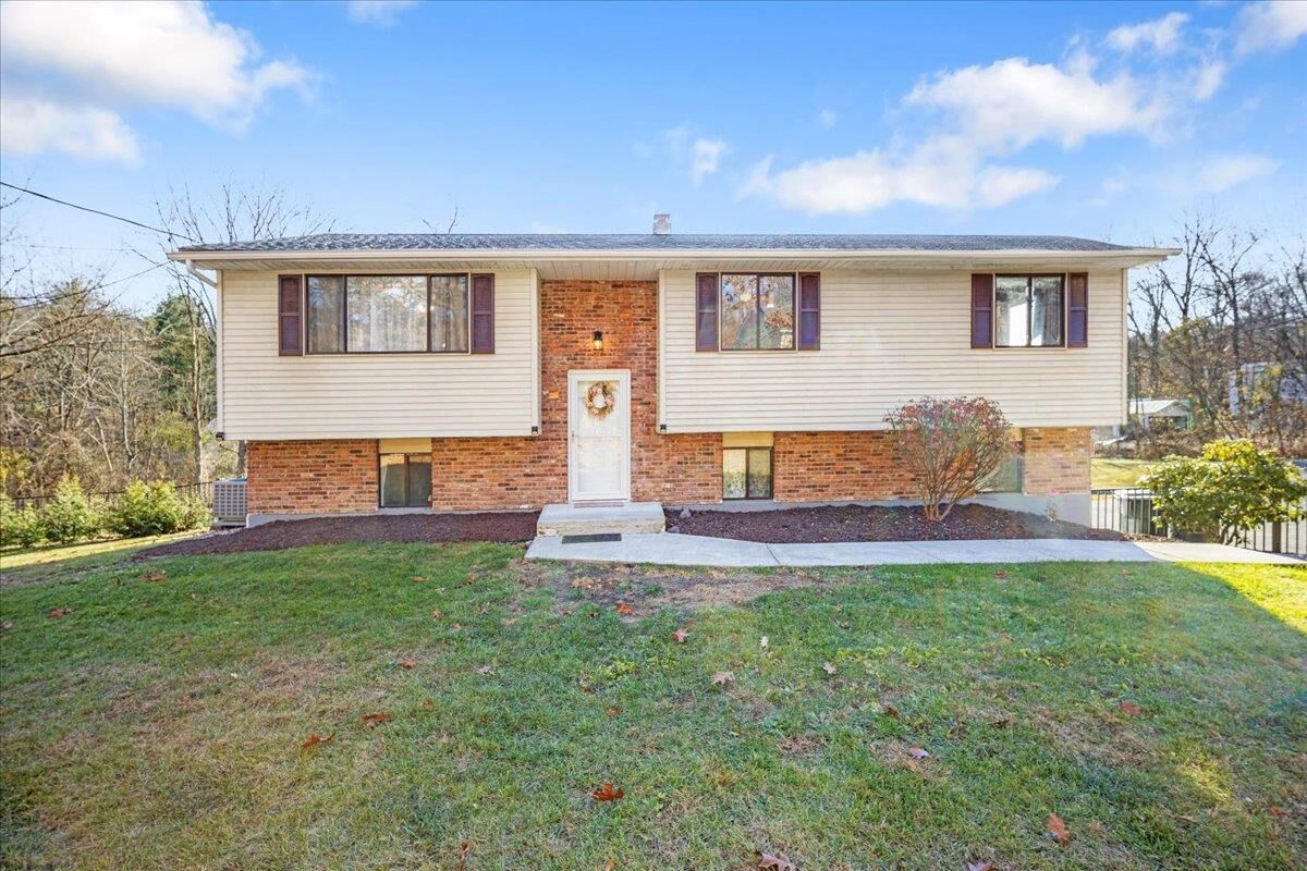 Property Photo: 245 Fostertown Road NY 12550
