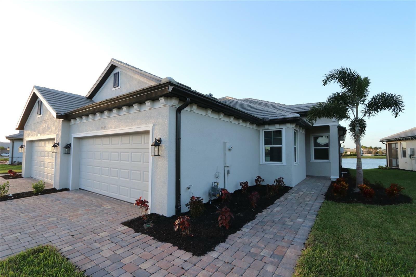 Property Photo:  18011 Cherished Loop  FL 34211 