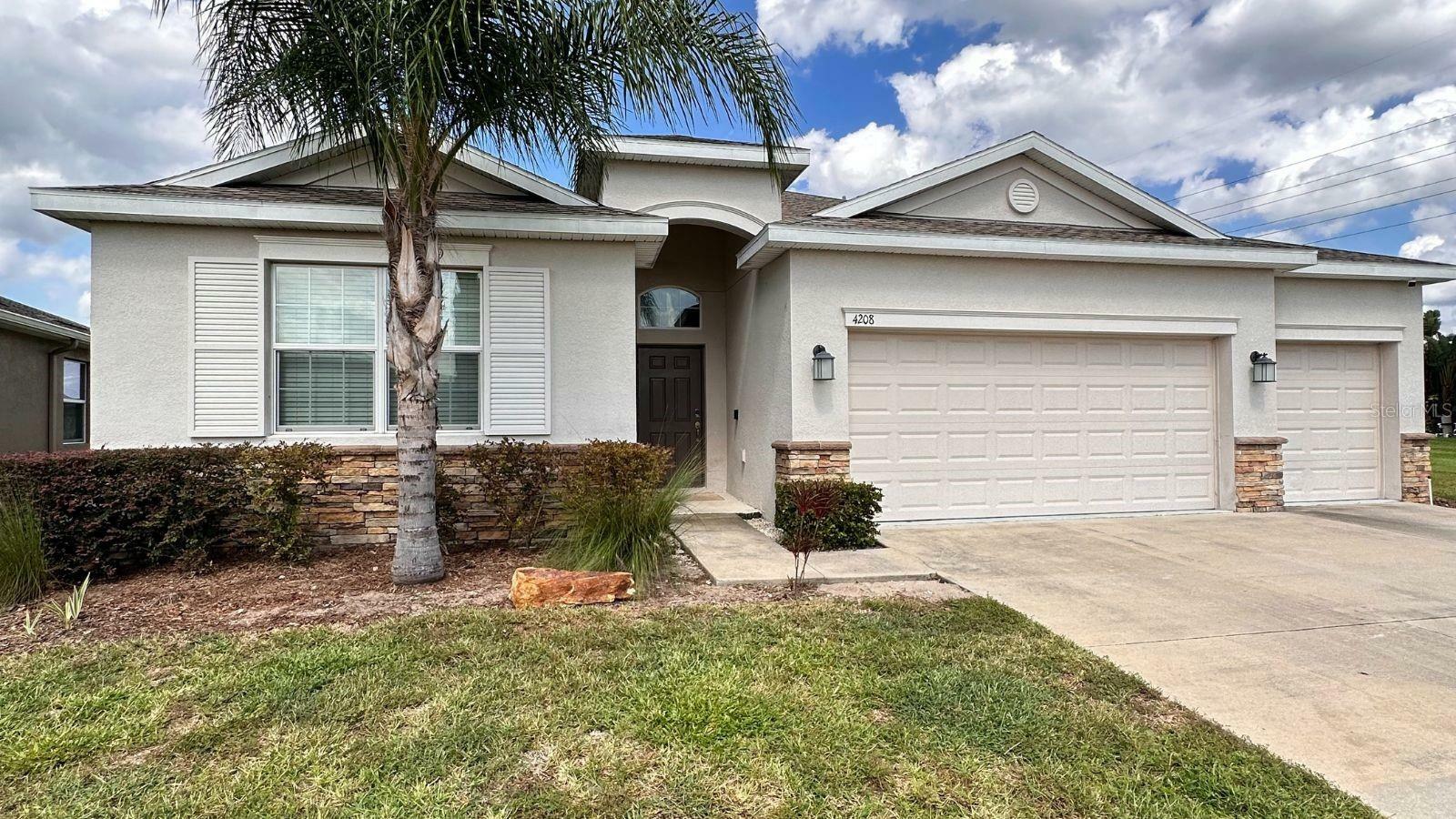 Property Photo:  4208 Cortland Drive  FL 33837 