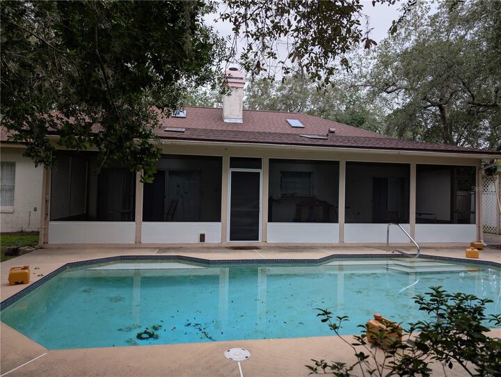 Property Photo: 252 Shady Oaks Circle FL 32746