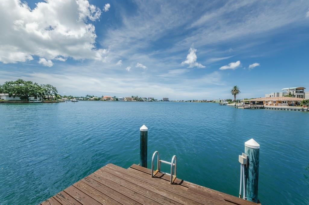 Property Photo: 7998 2nd Avenue S FL 33707
