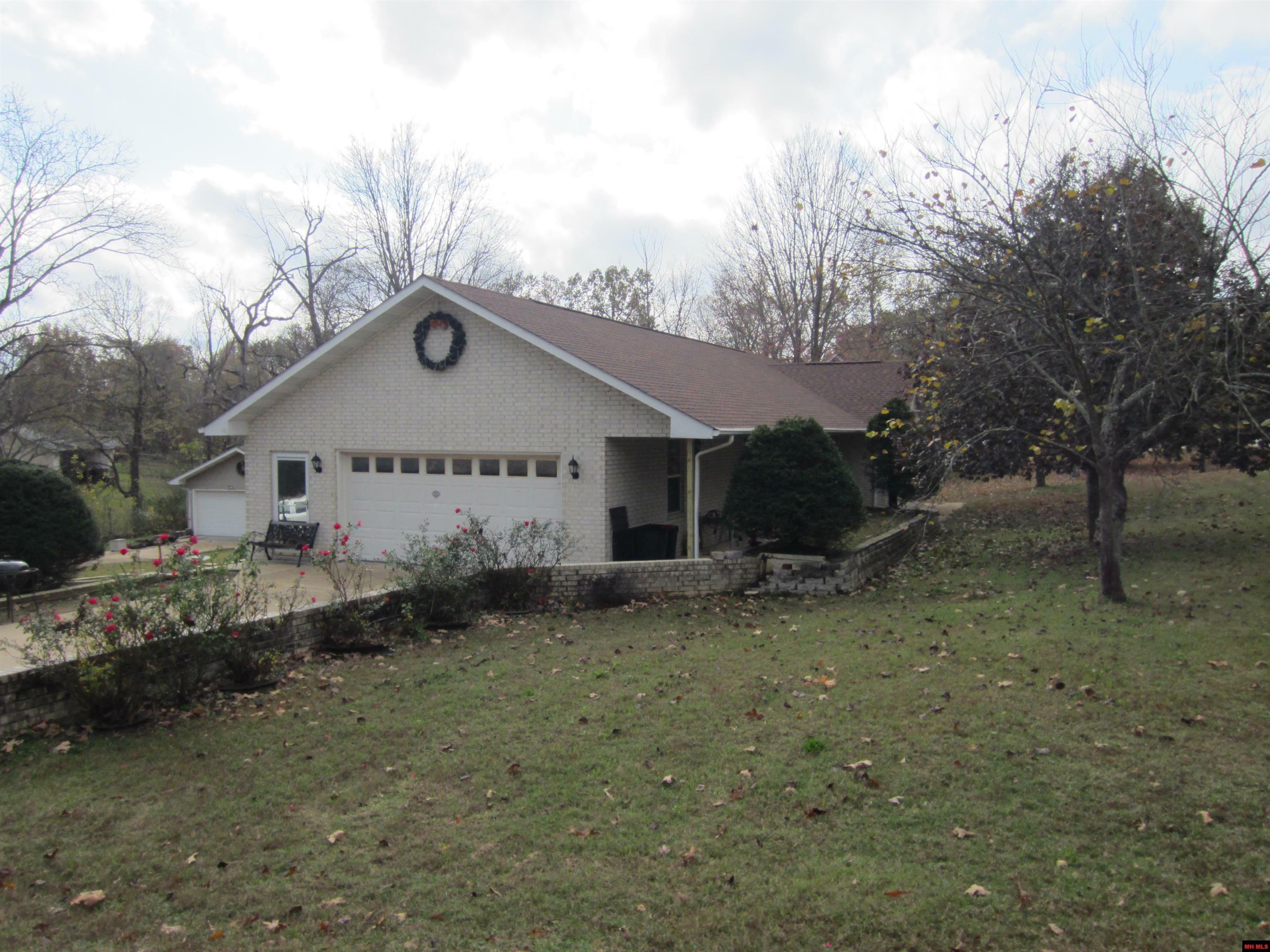 Property Photo: 300 Crest Loop AR 72635