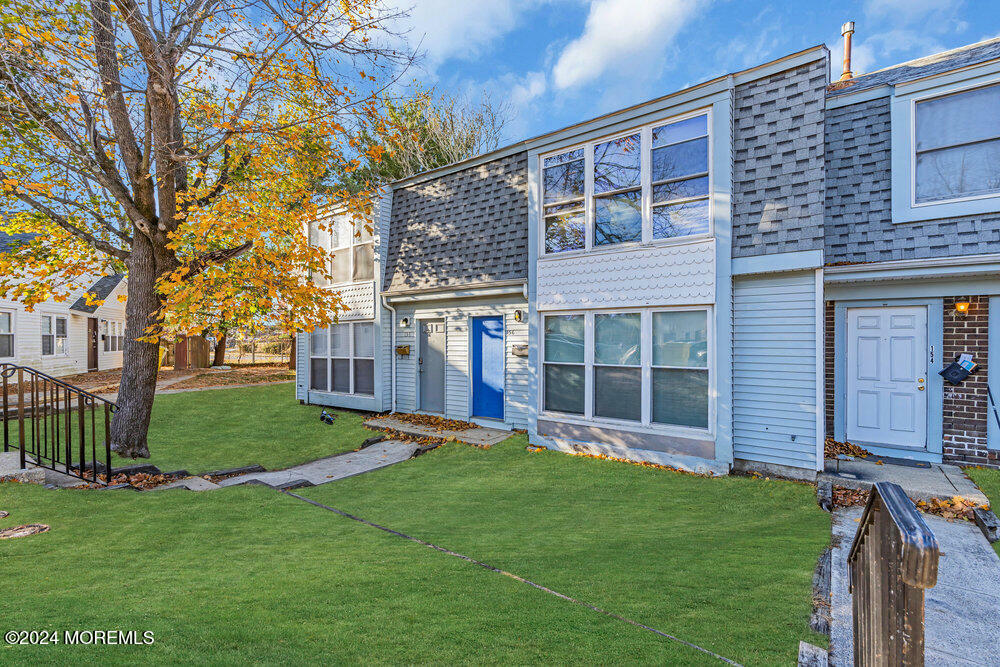 Property Photo:  156 Williamsburg Lane  NJ 08701 