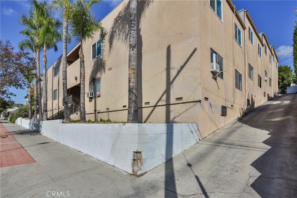 Property Photo:  2539 Wabash Avenue  CA 90033 