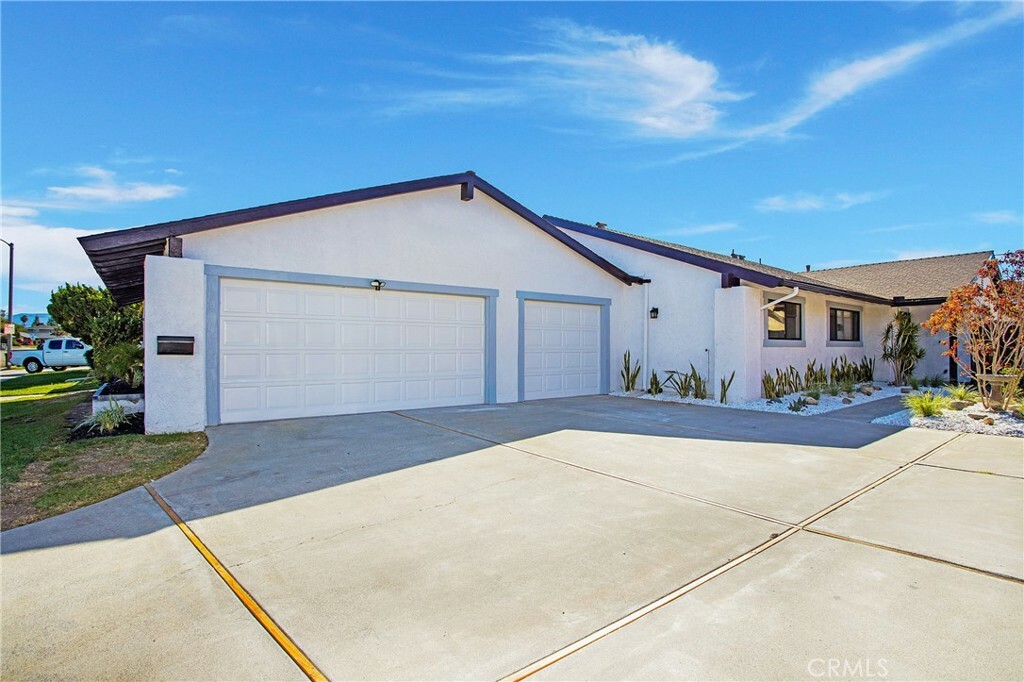 744 E Fairway Drive  Orange CA 92866 photo