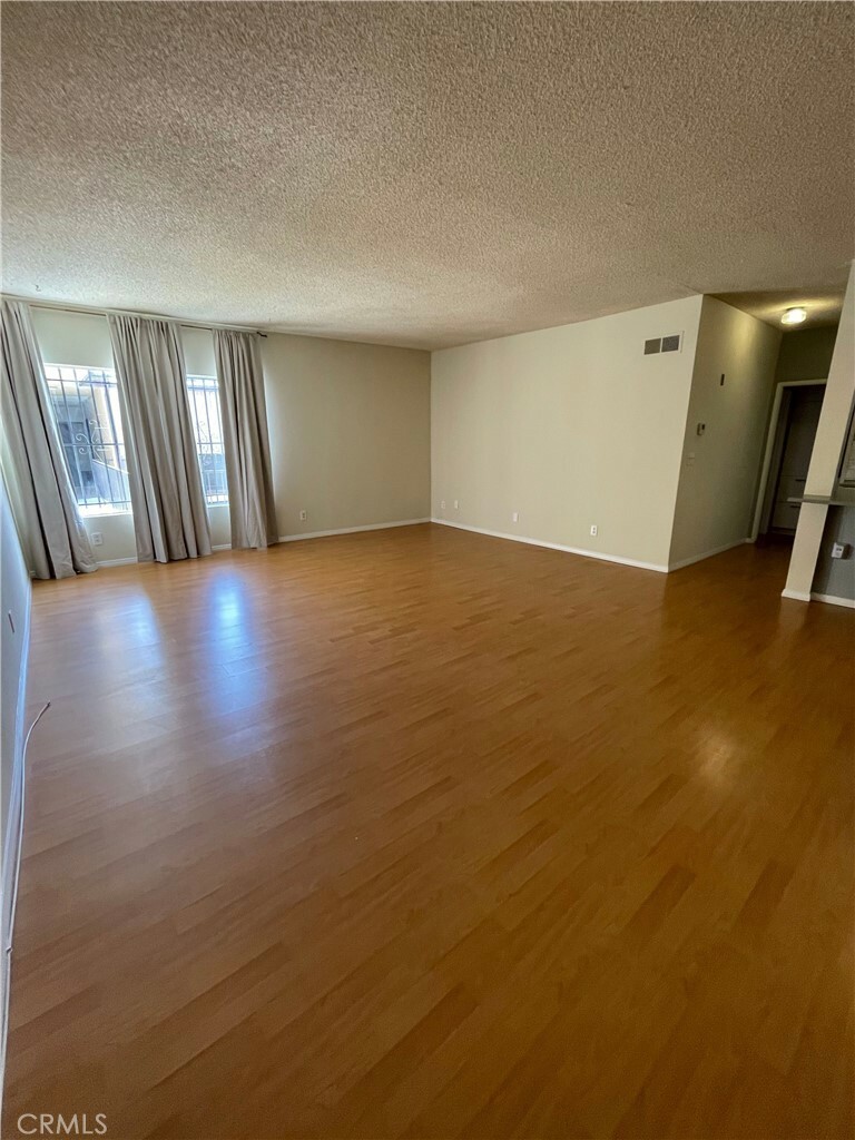 Property Photo:  525 S La Fayette Park Place 307  CA 90057 