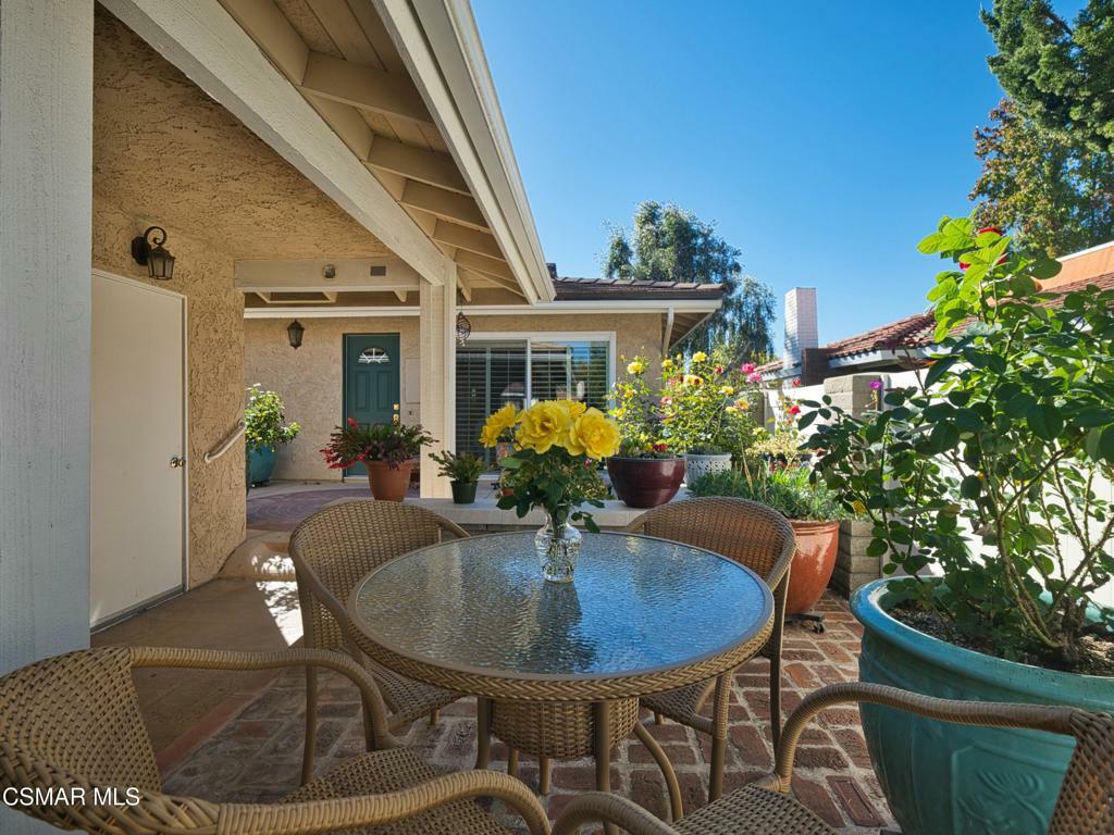 Property Photo:  2210 Portola Lane  CA 91361 