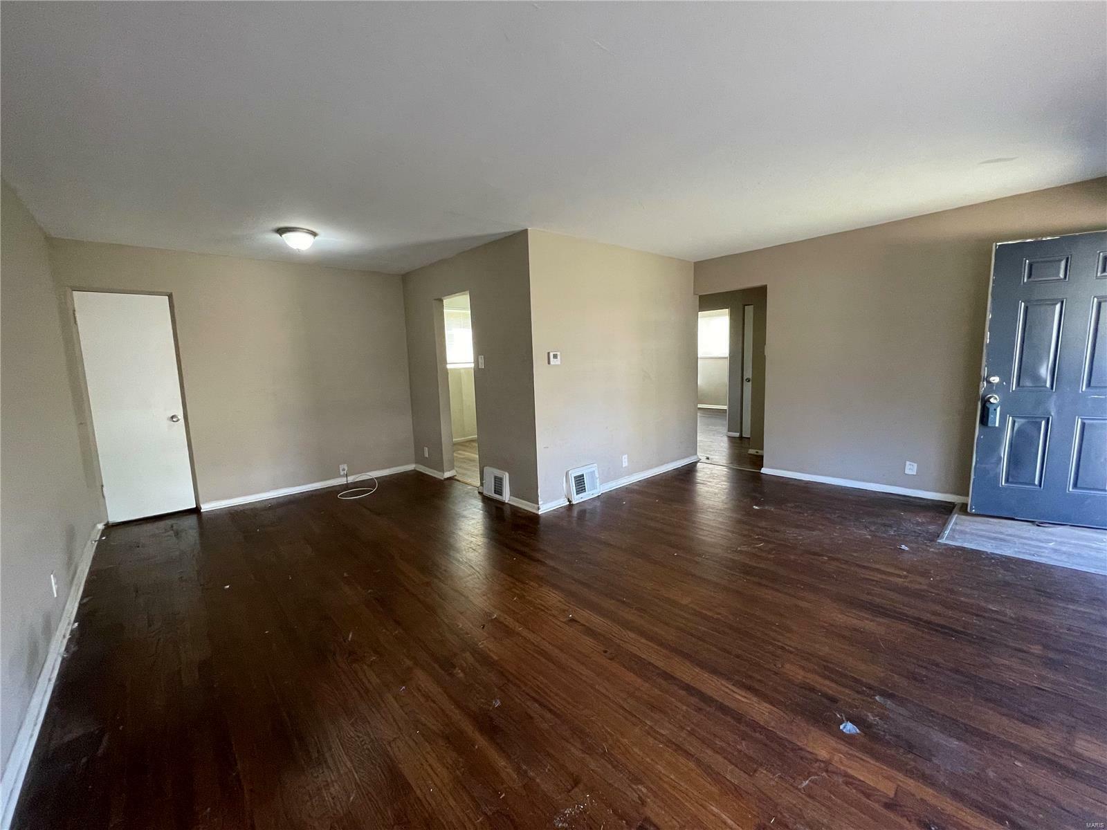 Property Photo:  33 Westdell Drive  MO 63136 