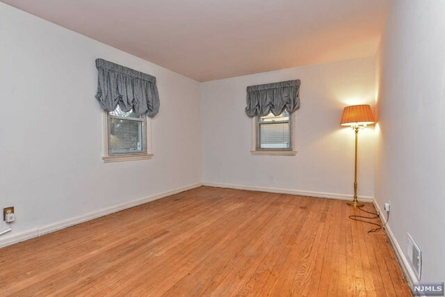 Property Photo:  20 Greenlawn Drive  NJ 07644 