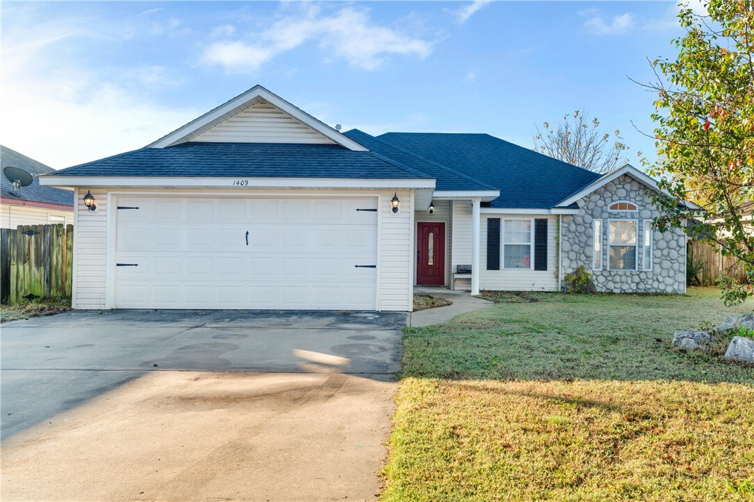 Property Photo:  1409 Sunrise Circle  AR 72761 