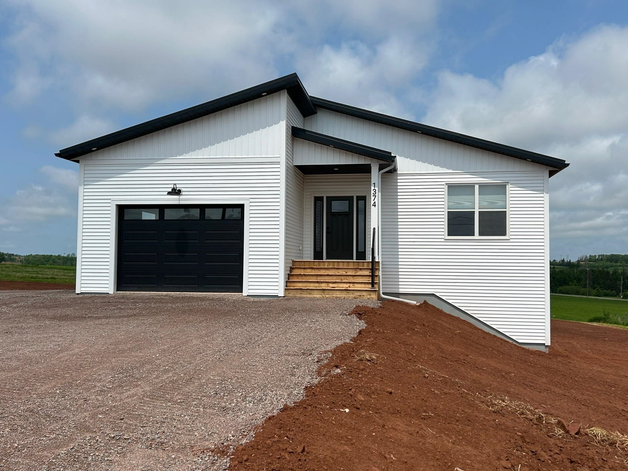 Property Photo: 1374 Kingston Road PE C0A 1H0