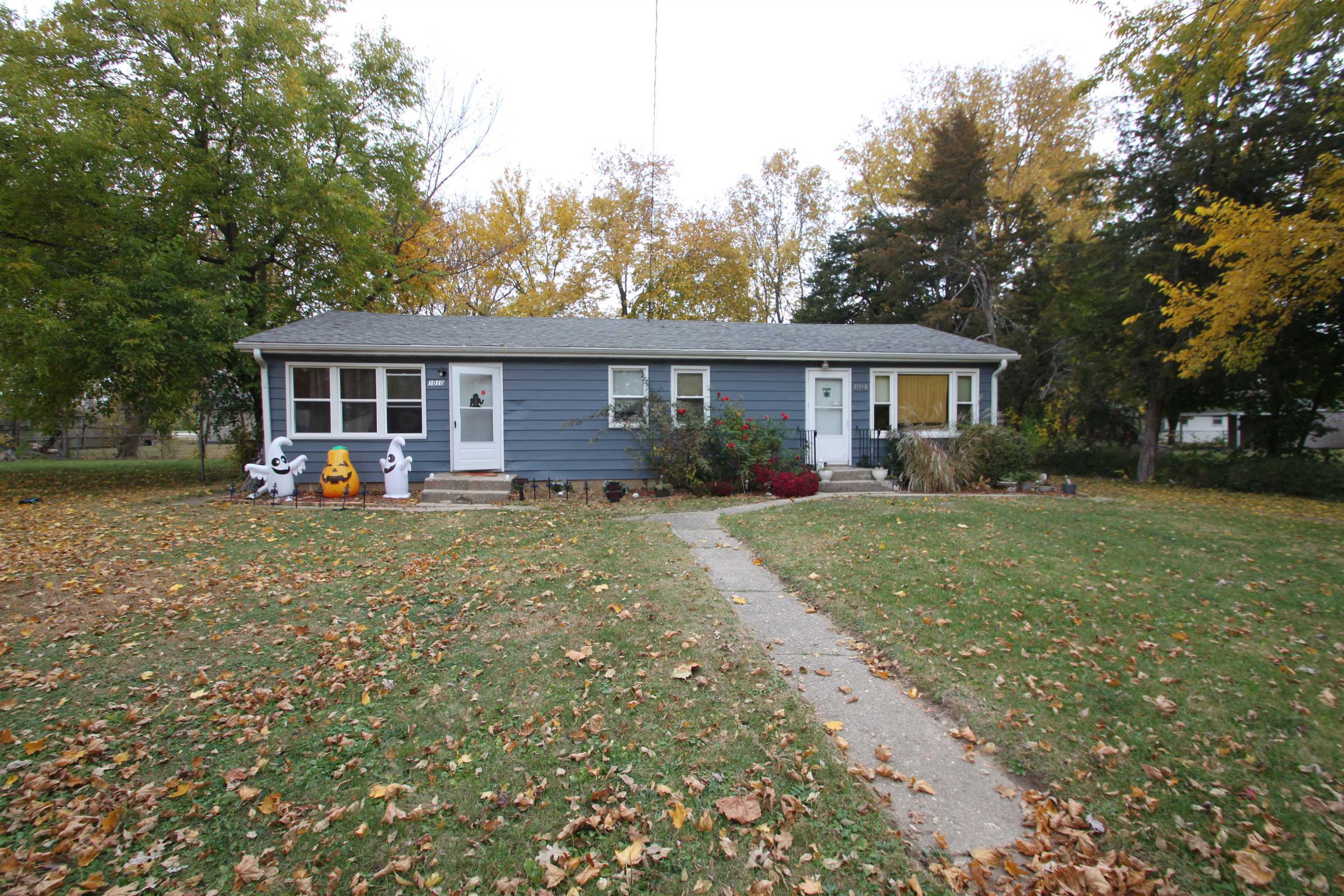 Property Photo:  1010-1012 40th Avenue  IL 61109 