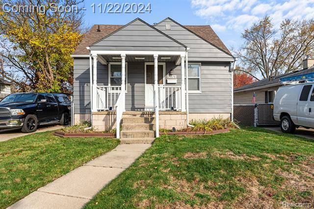 Property Photo:  25576 Hanover Street  MI 48125 