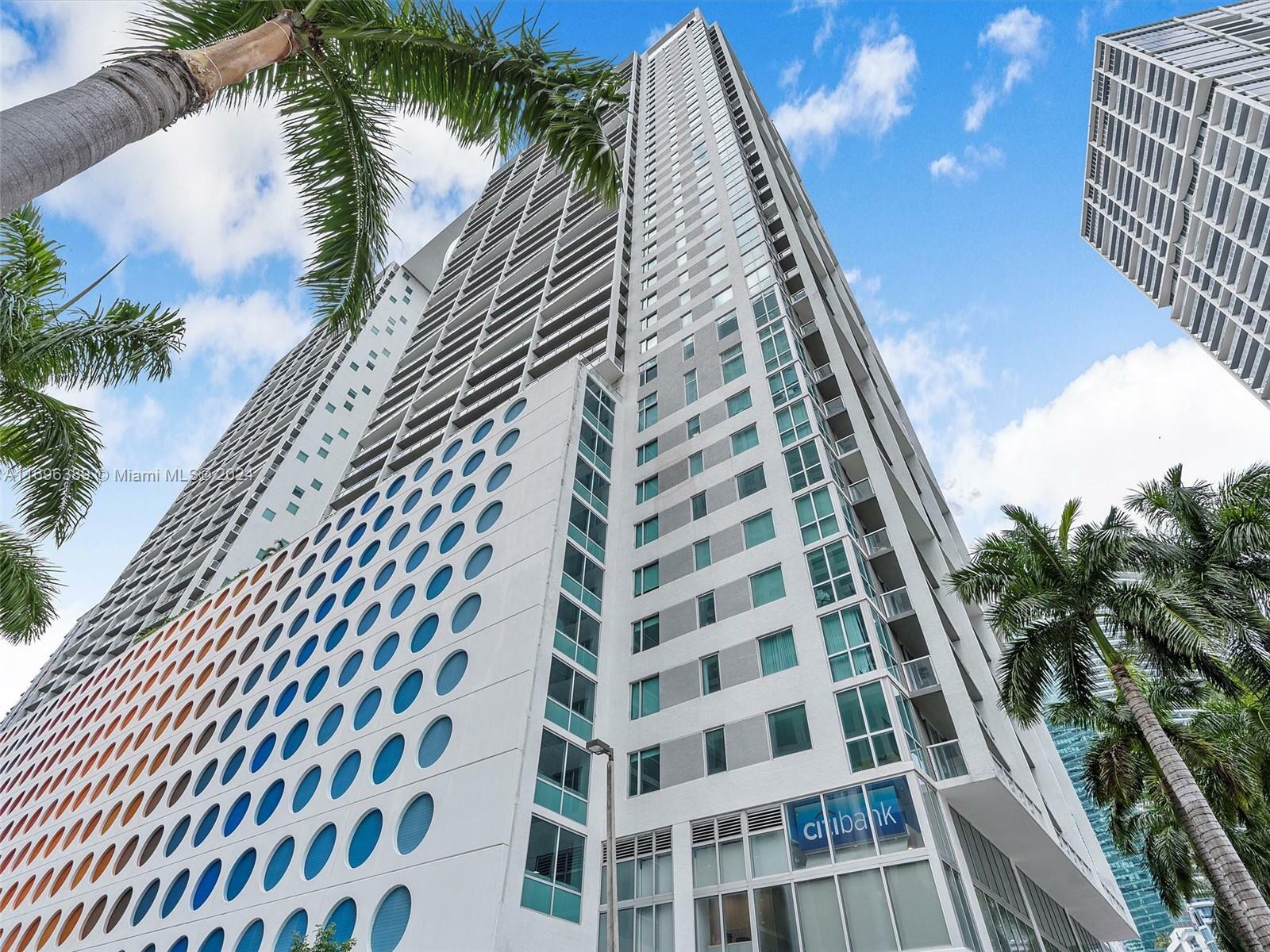 Property Photo:  500 Brickell Ave 1610  FL 33131 