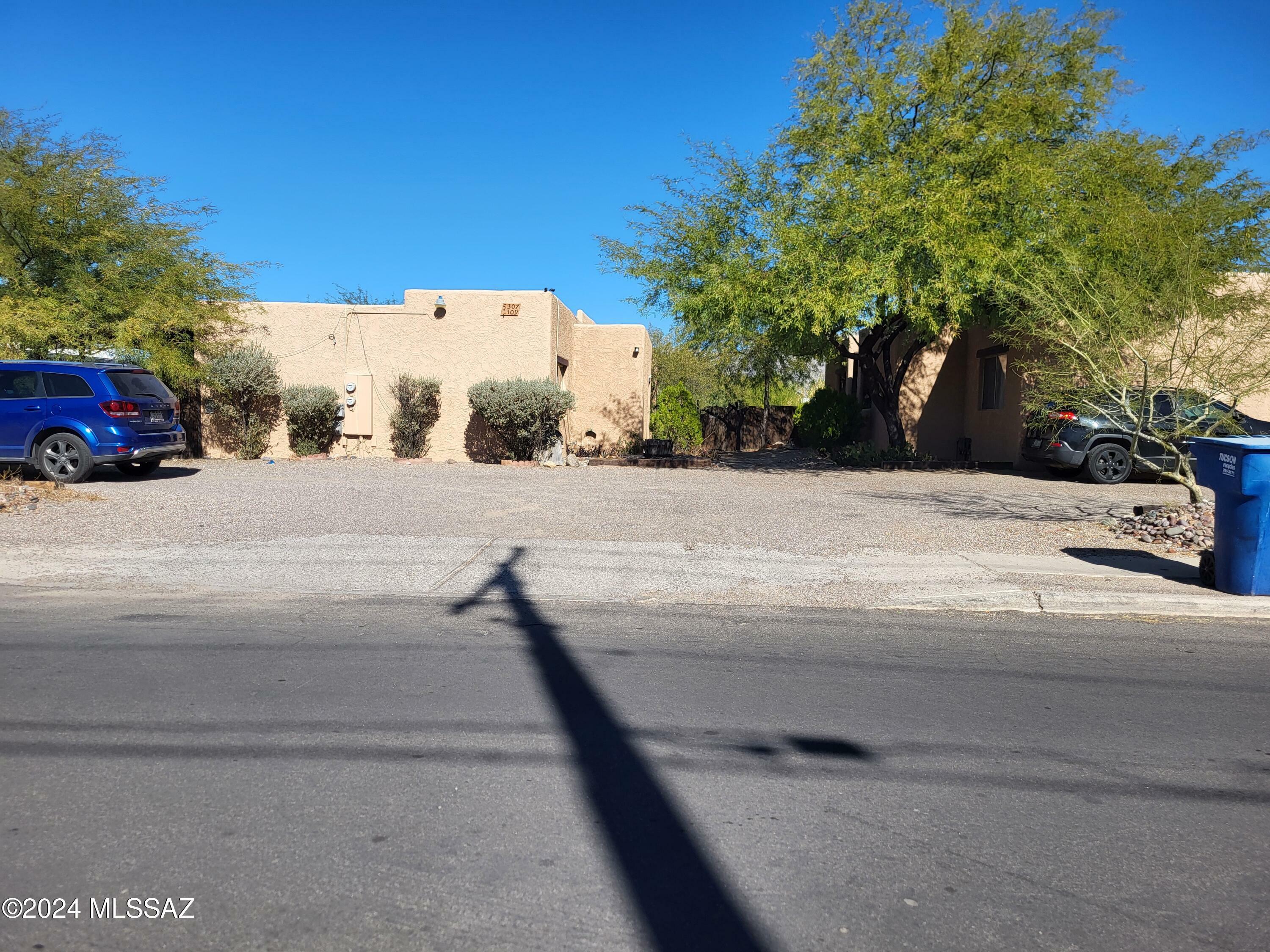 3309 E Blacklidge Drive  Tucson AZ 85716 photo