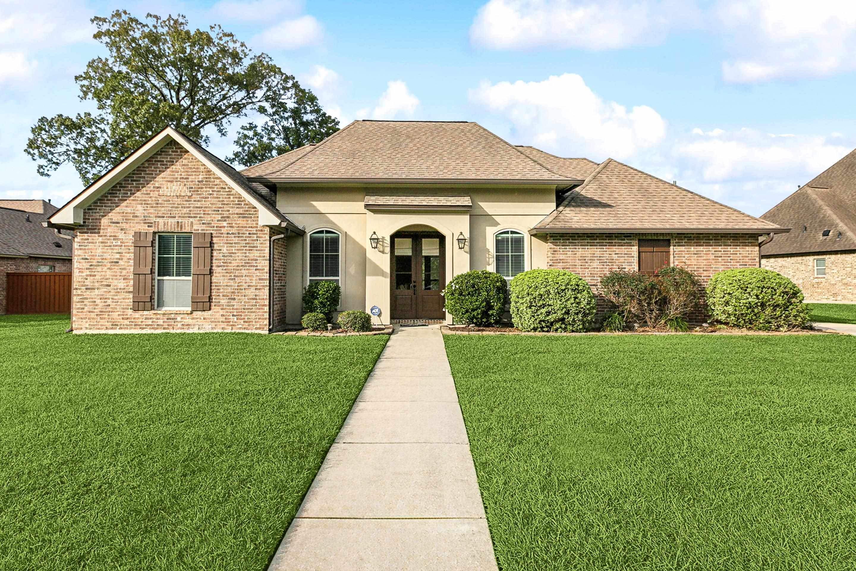 Property Photo: 16113 Magnolia Trace Pkwy LA 70817