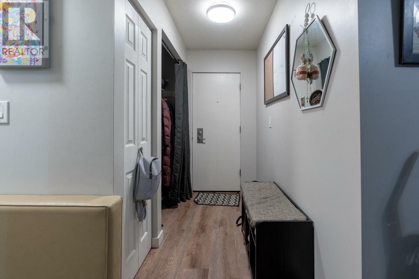 Property Photo:  815 Southill Street 303  BC V2B 5L9 