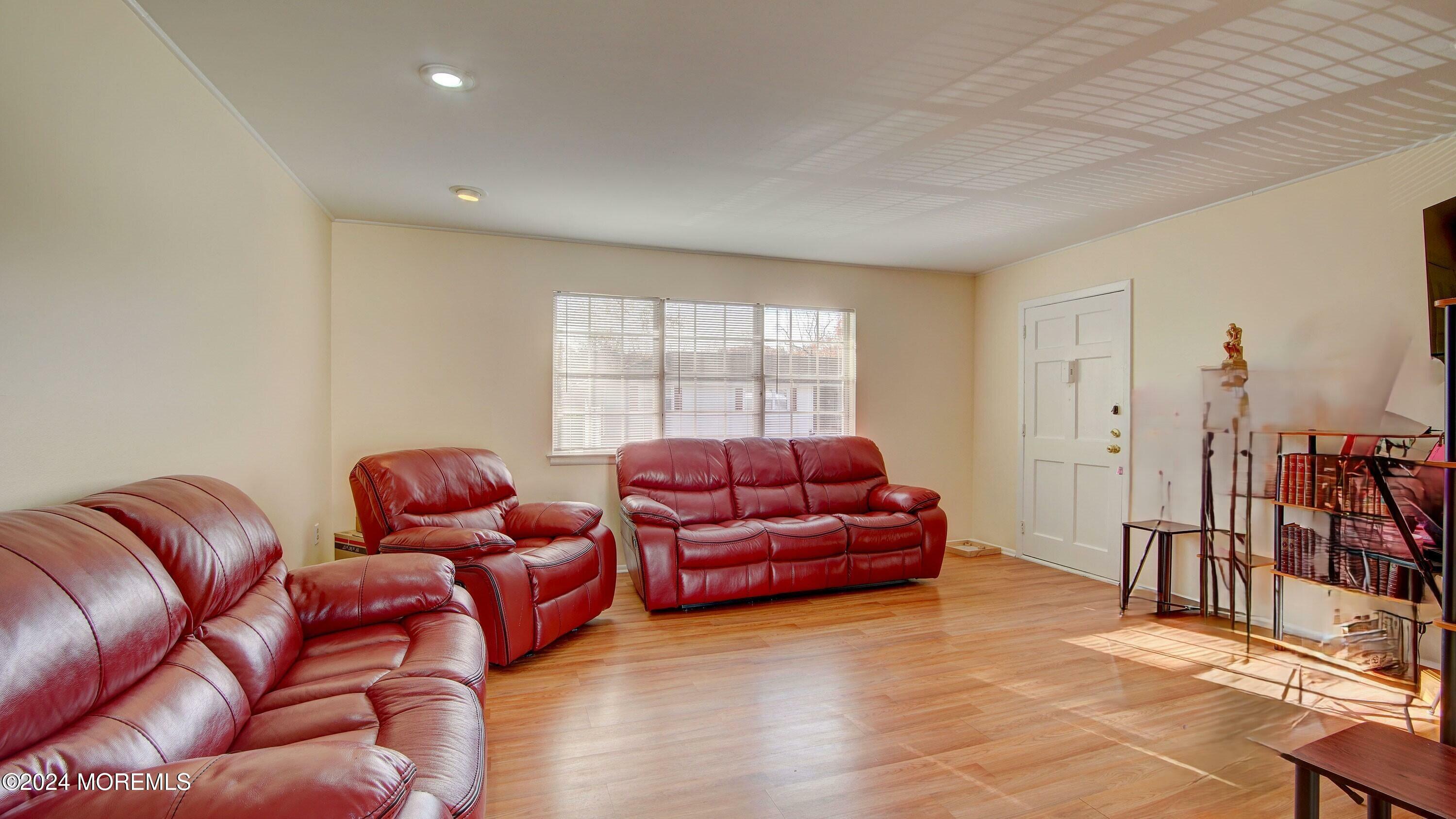 3D Pennsylvania Drive 458  Matawan NJ 07747 photo