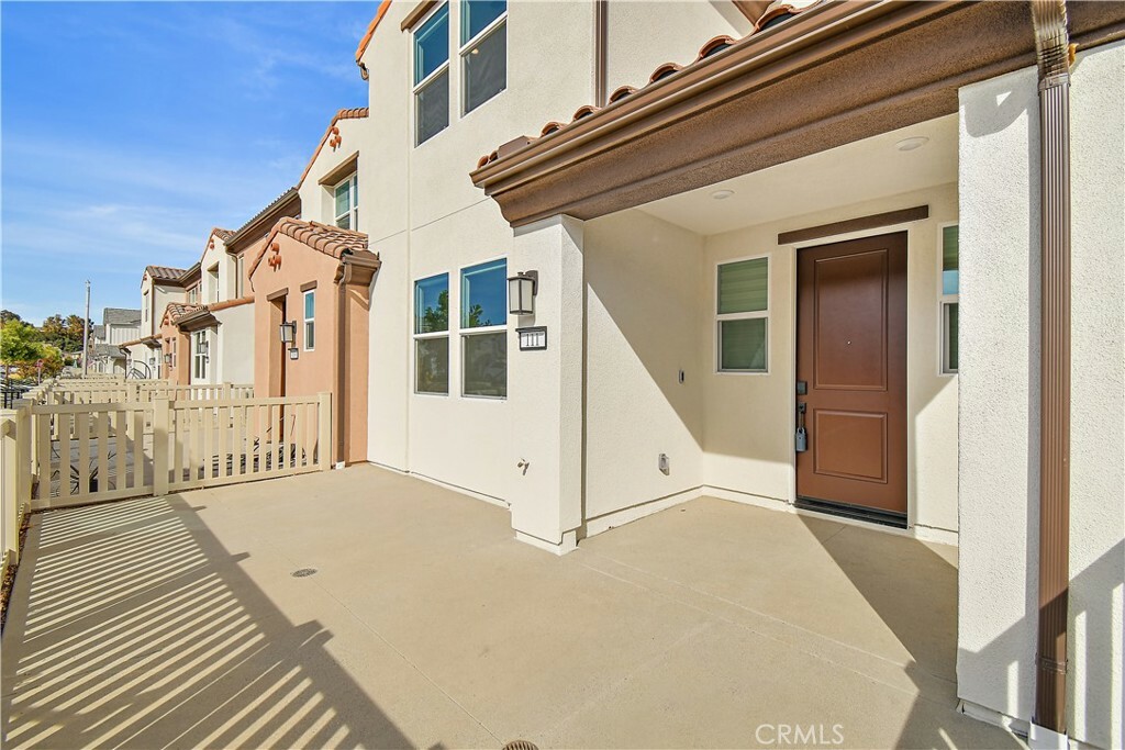 Property Photo:  3962 Lavine Way 111  CA 92883 