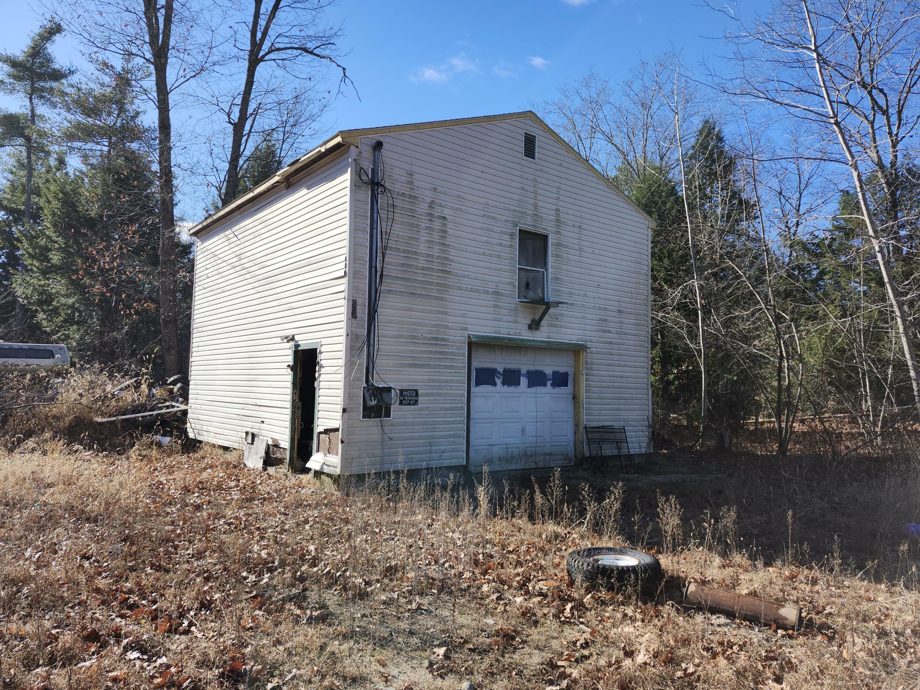 Property Photo:  60 Old Thompson Road  ME 04093 