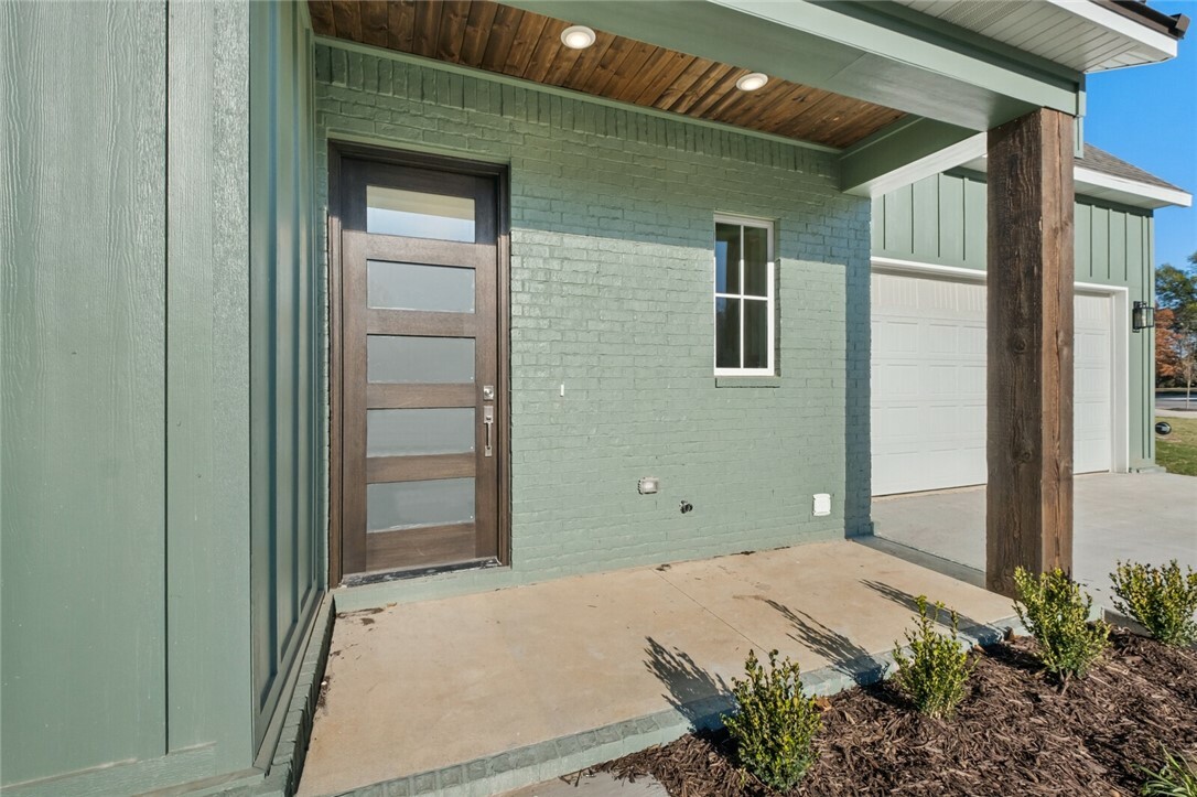 Property Photo: 2057 Dutton Place AR 72703